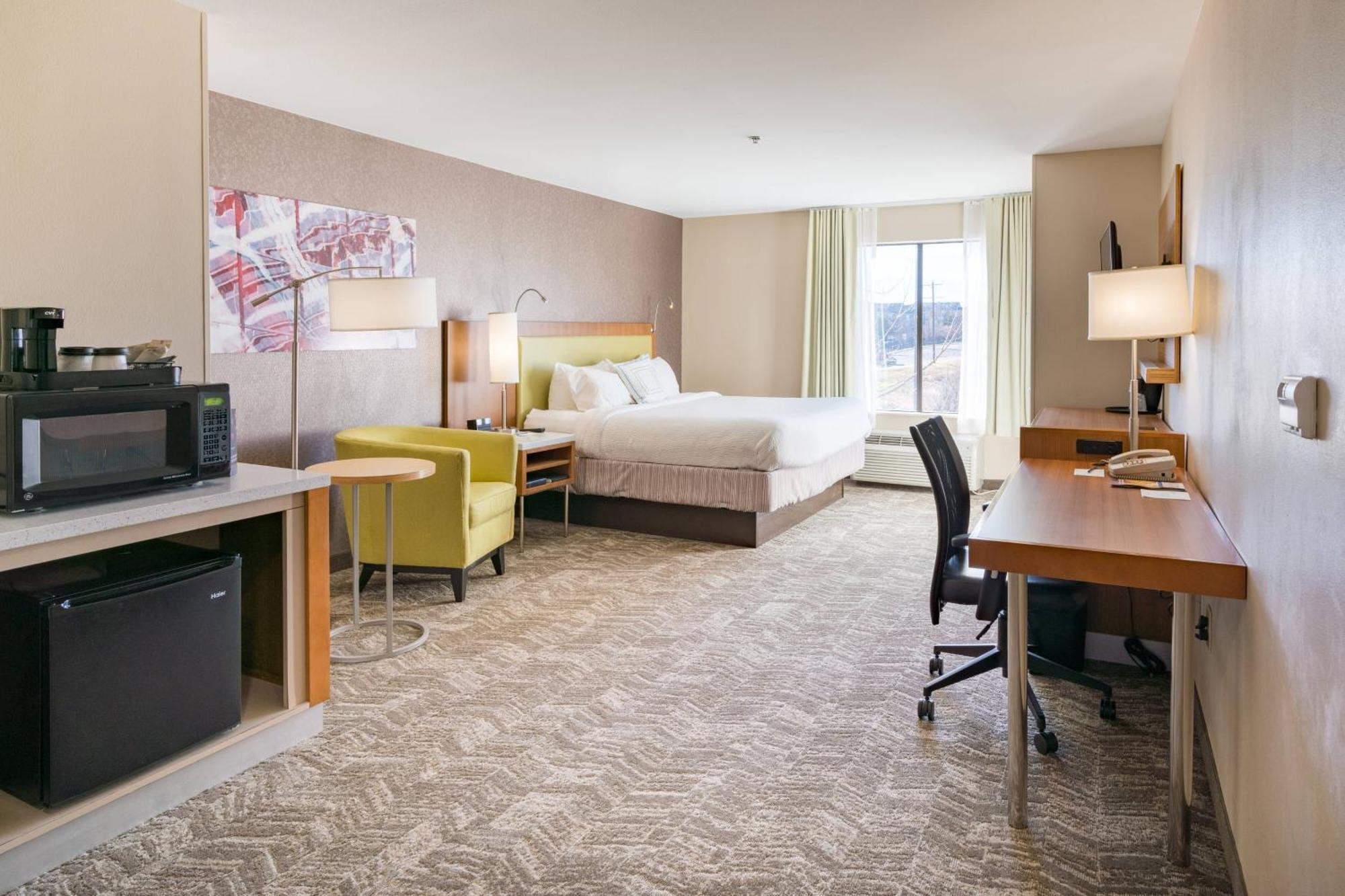 Springhill Suites By Marriott Denton Bagian luar foto