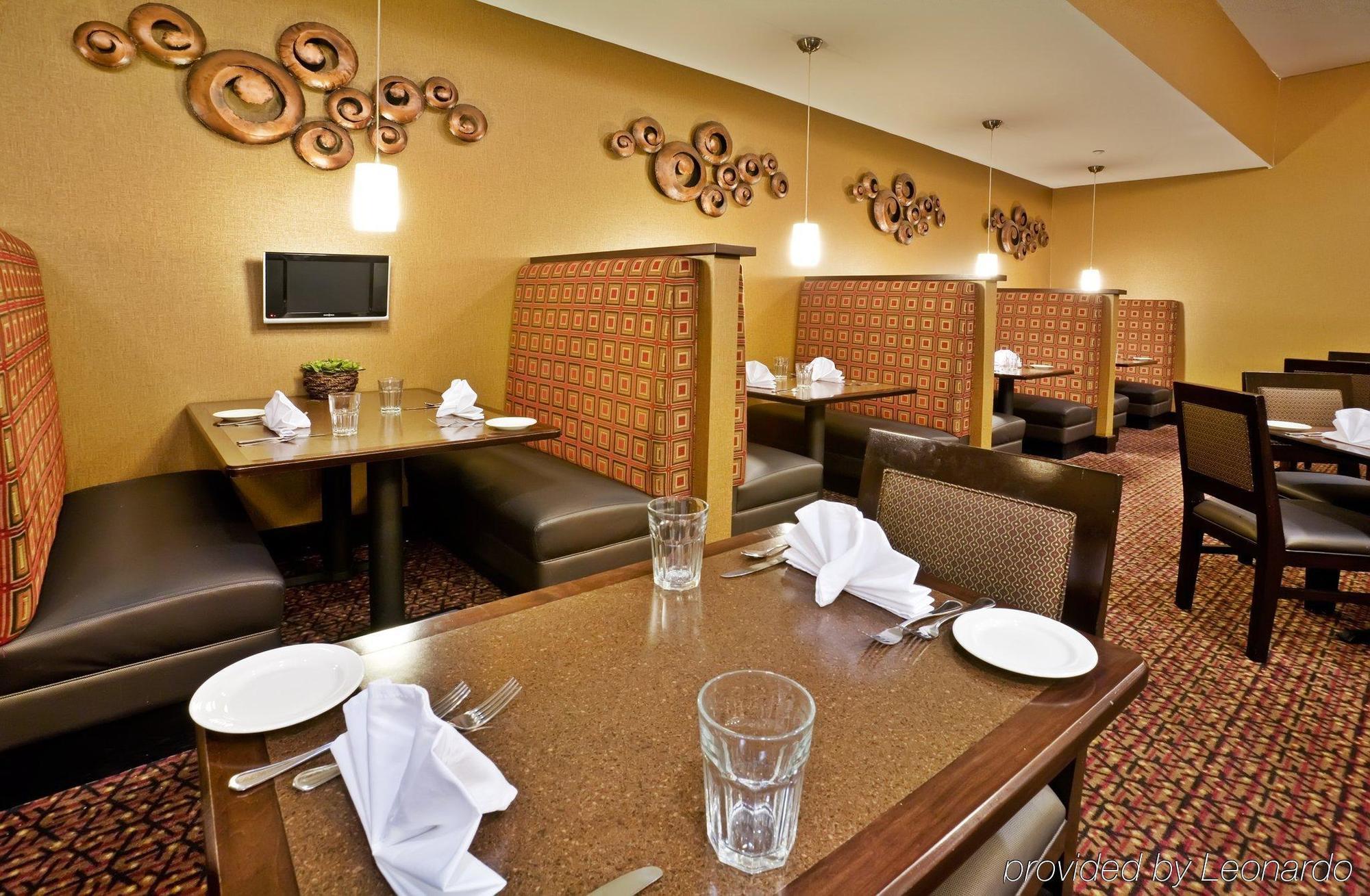 Springhill Suites By Marriott Denton Bagian luar foto