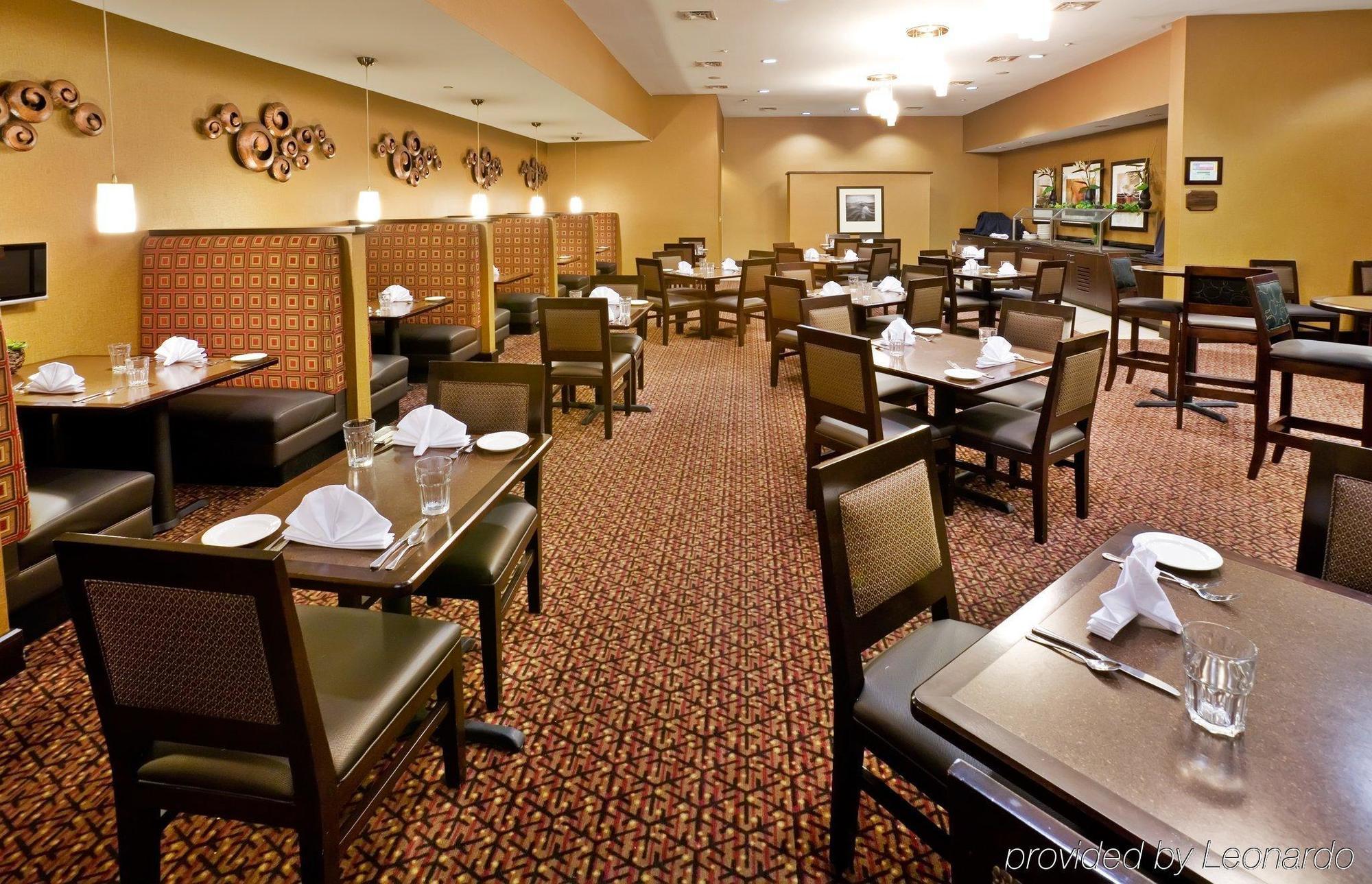 Springhill Suites By Marriott Denton Bagian luar foto