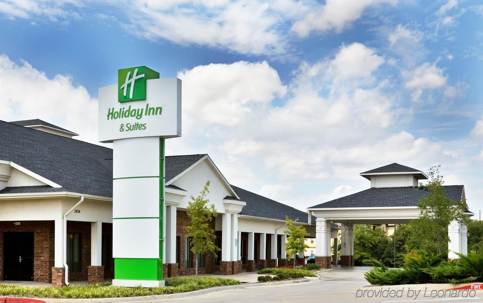 Springhill Suites By Marriott Denton Bagian luar foto