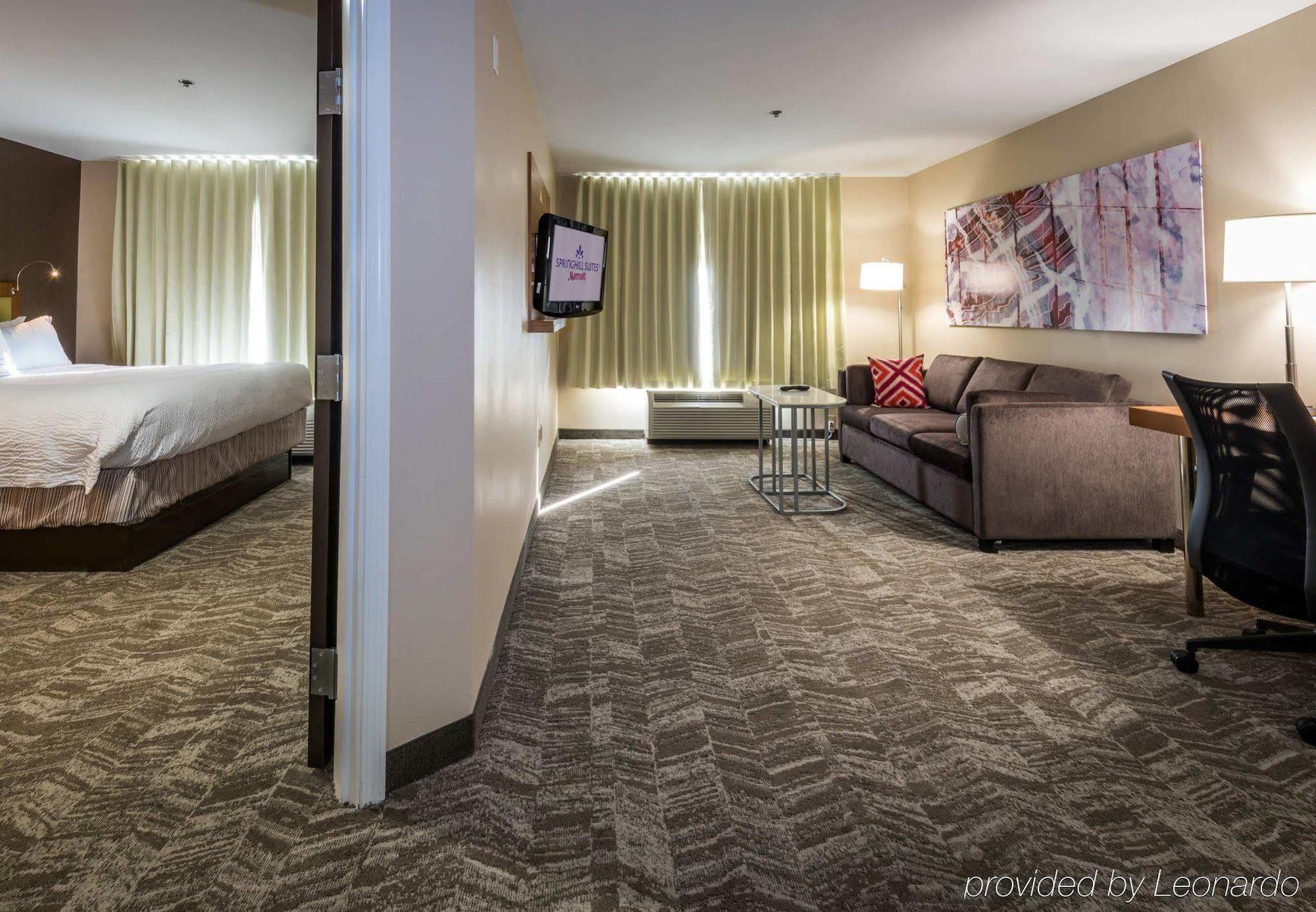 Springhill Suites By Marriott Denton Bagian luar foto