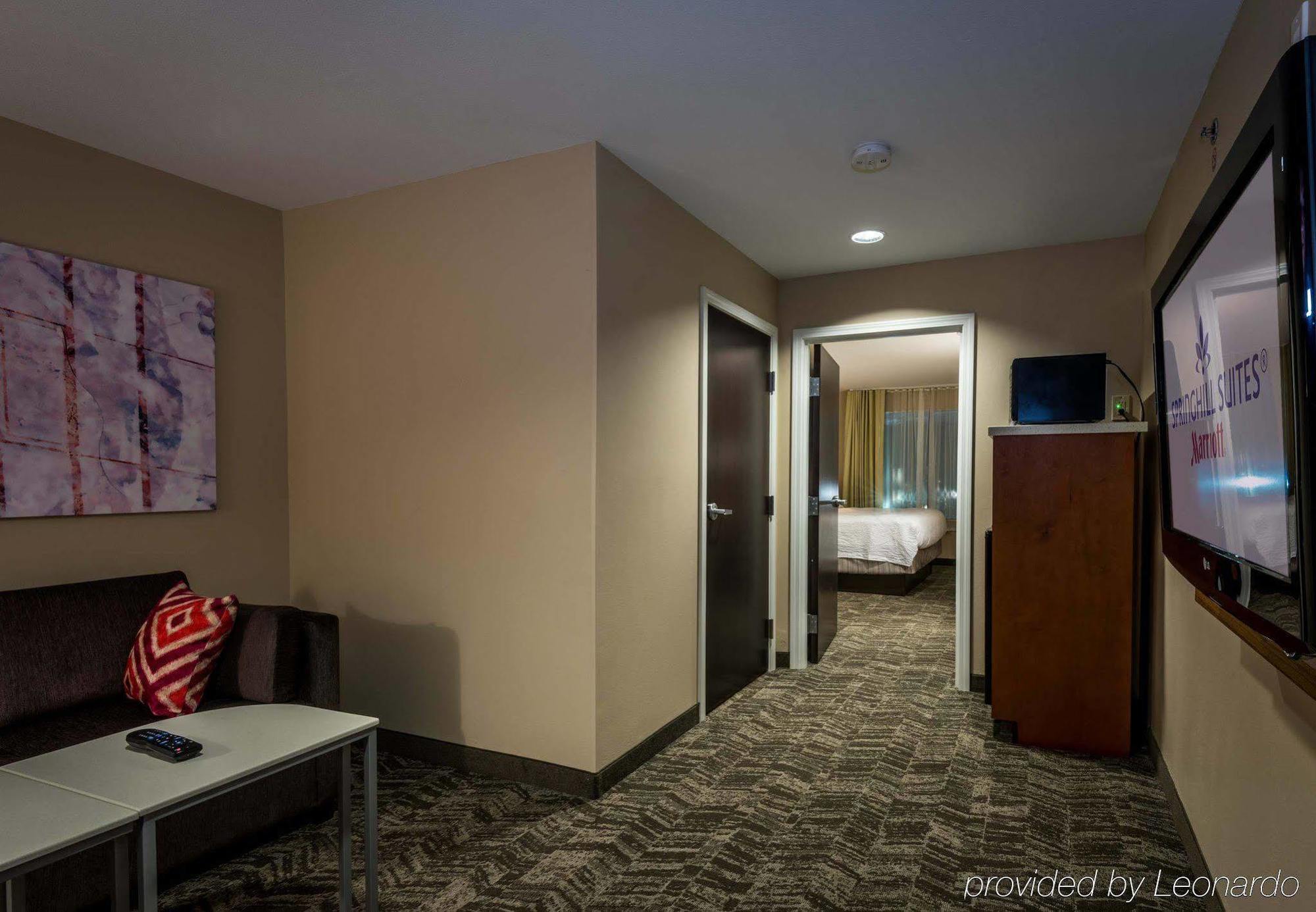 Springhill Suites By Marriott Denton Bagian luar foto