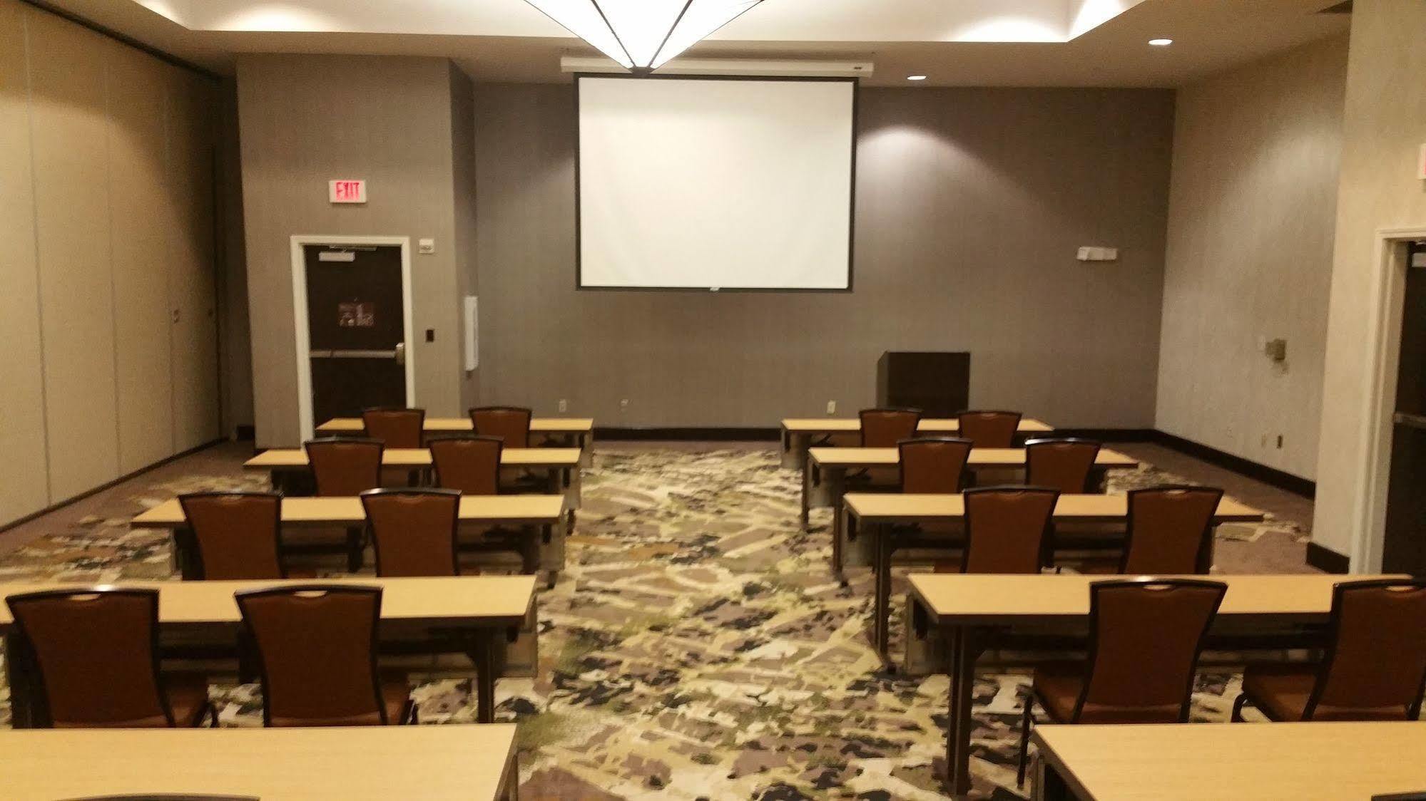 Springhill Suites By Marriott Denton Bagian luar foto