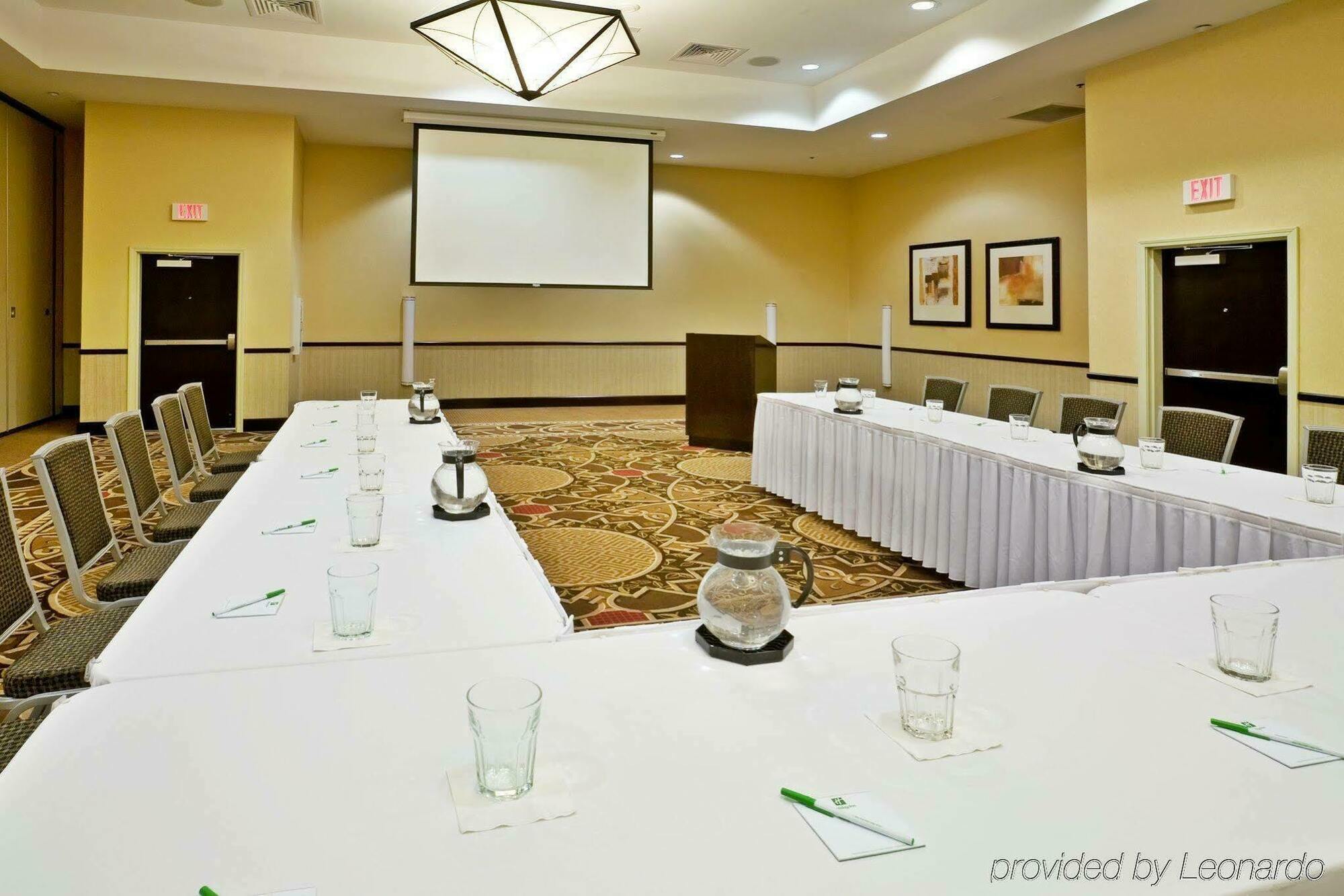 Springhill Suites By Marriott Denton Bagian luar foto